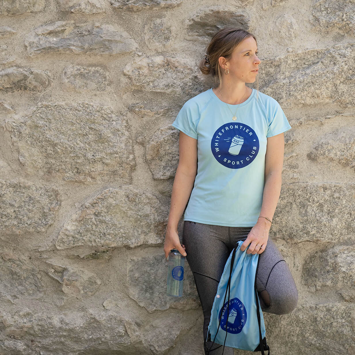 pack sport bleu tee-shirt, gourde sac assortis