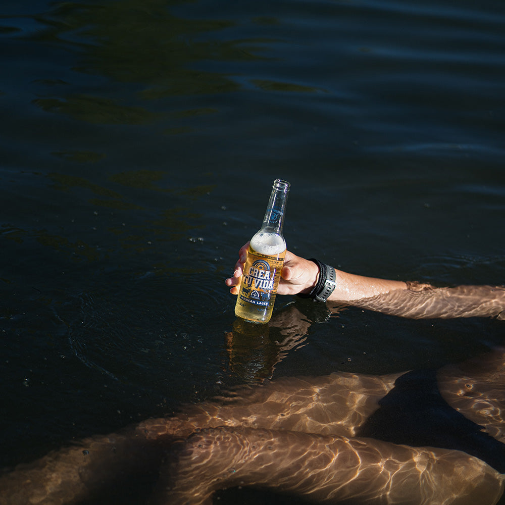 Bière mexican lager dans l'eau