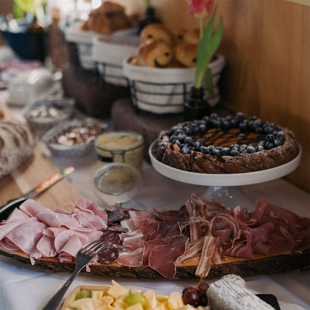 BRUNCH WHITEFRONTIER