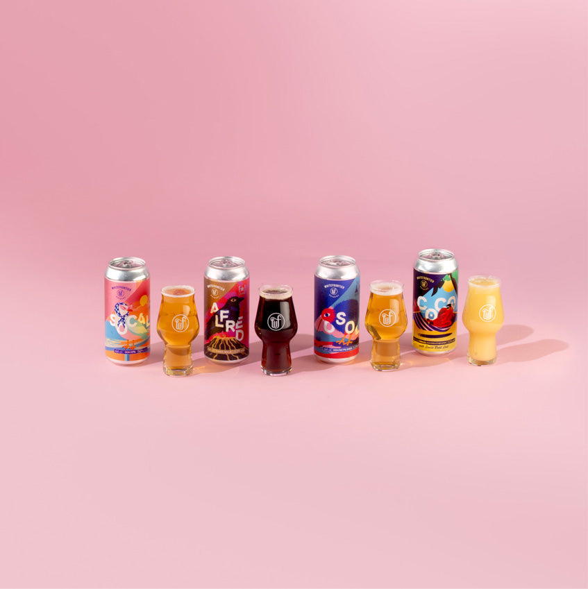 4 canettes sur fond rose