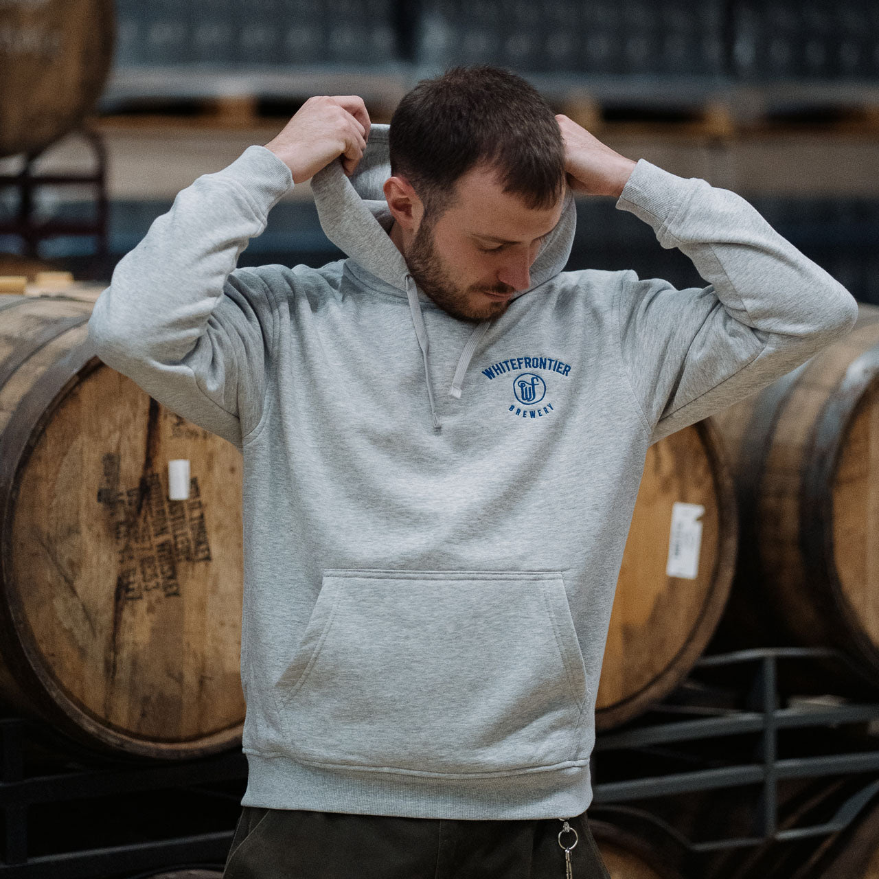 GRAUER KAPUZENPULLOVER WF